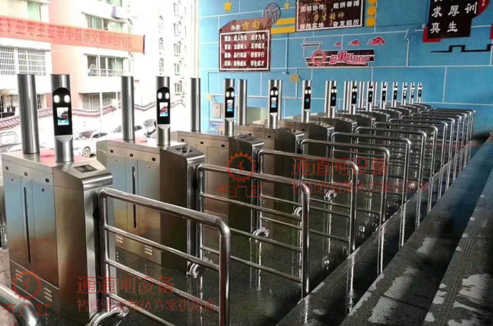 学校人脸识别闸机系统案例
